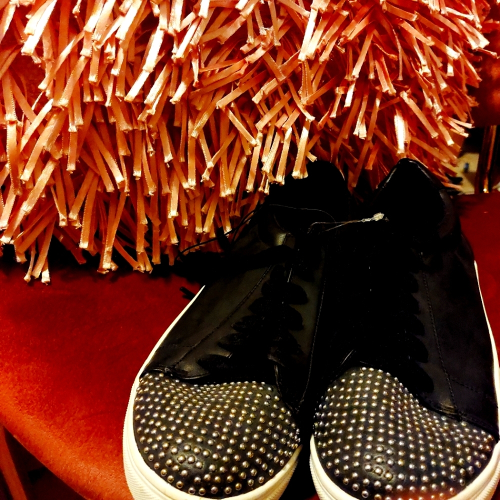 Nwot Black w Gold beads sneakers Sz 10
